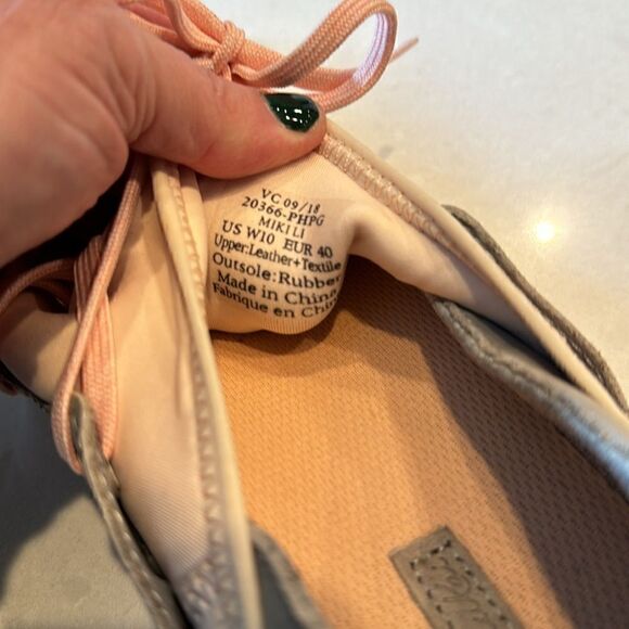 Olukai miki li women’s shoes size 10, great shape,  good brand! Great support. - Picture 8 of 8